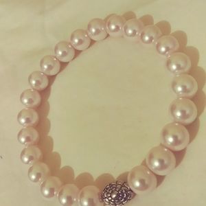Fresh water pearl stretch bracelet